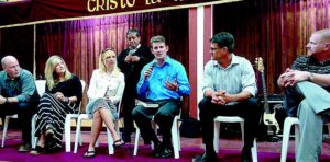 Tennessee volunteers participate in a question and answer discussion with Guatemalan pastors during the Guatemala Baptist Convention’s recent Leadership Summit. Seated, from left, are Mark and Jan Gregory, Murfreesboro; Laura and Kevin Minchey, Murfreesboro; Curt Wagoner, Murfreesboro; and Kenneth Summey, Lascassas.